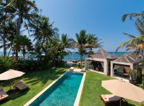 Villa Majapahit Maya, Pool mit Blick auf den Ozean